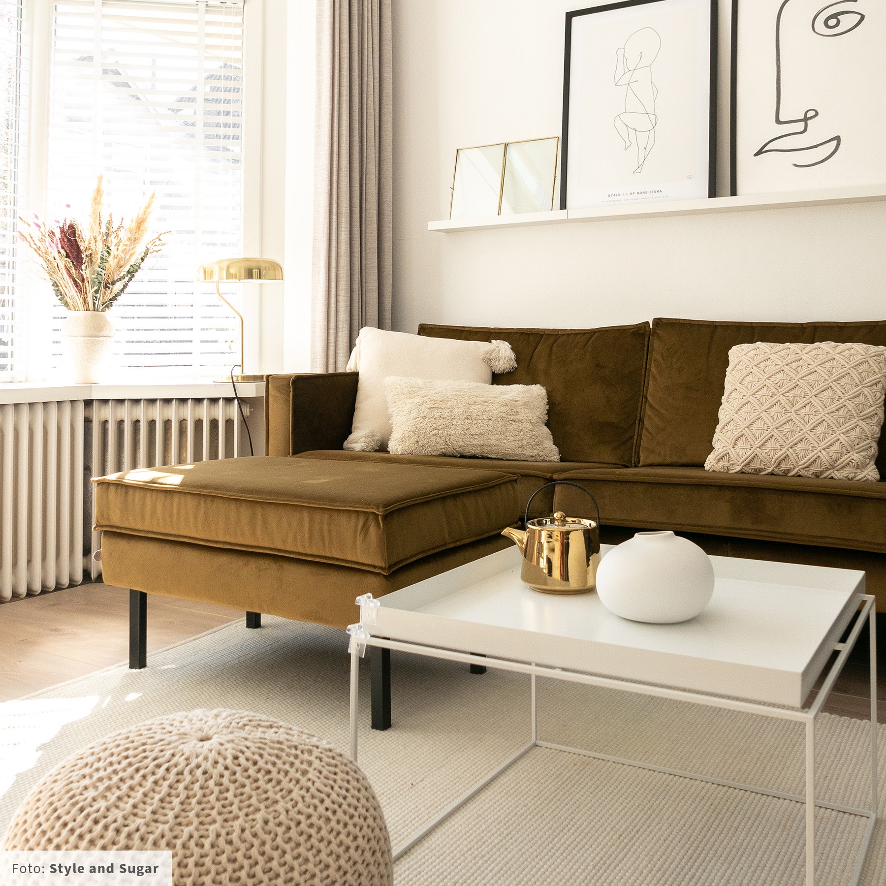 WOOOD Rodeo Hocker - Velvet - Honinggeel