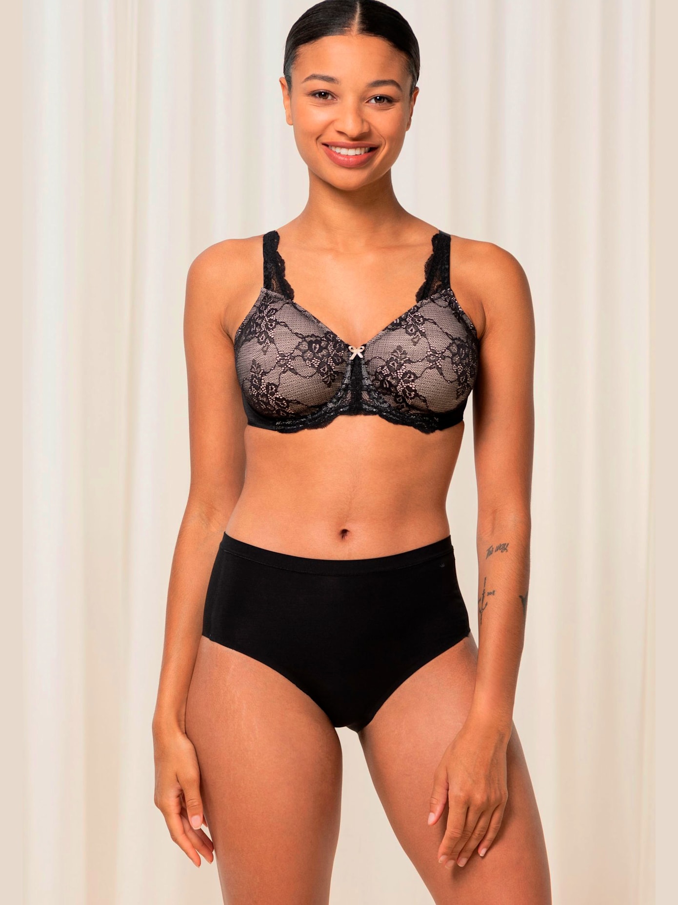 Ce soutien-gorge minimiseur réduit visuellement la poitrine d'une taille de bonnet