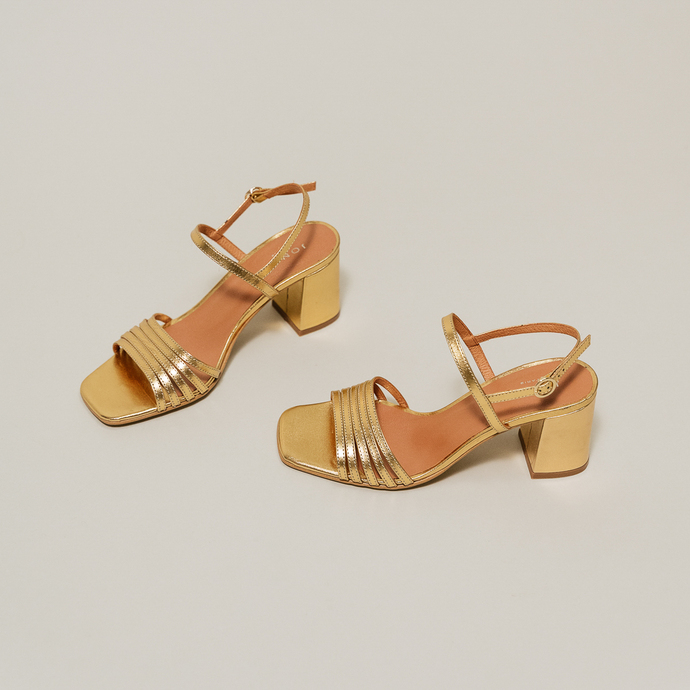 Sandales à bouts carrés et brides  en cuir métallisé or