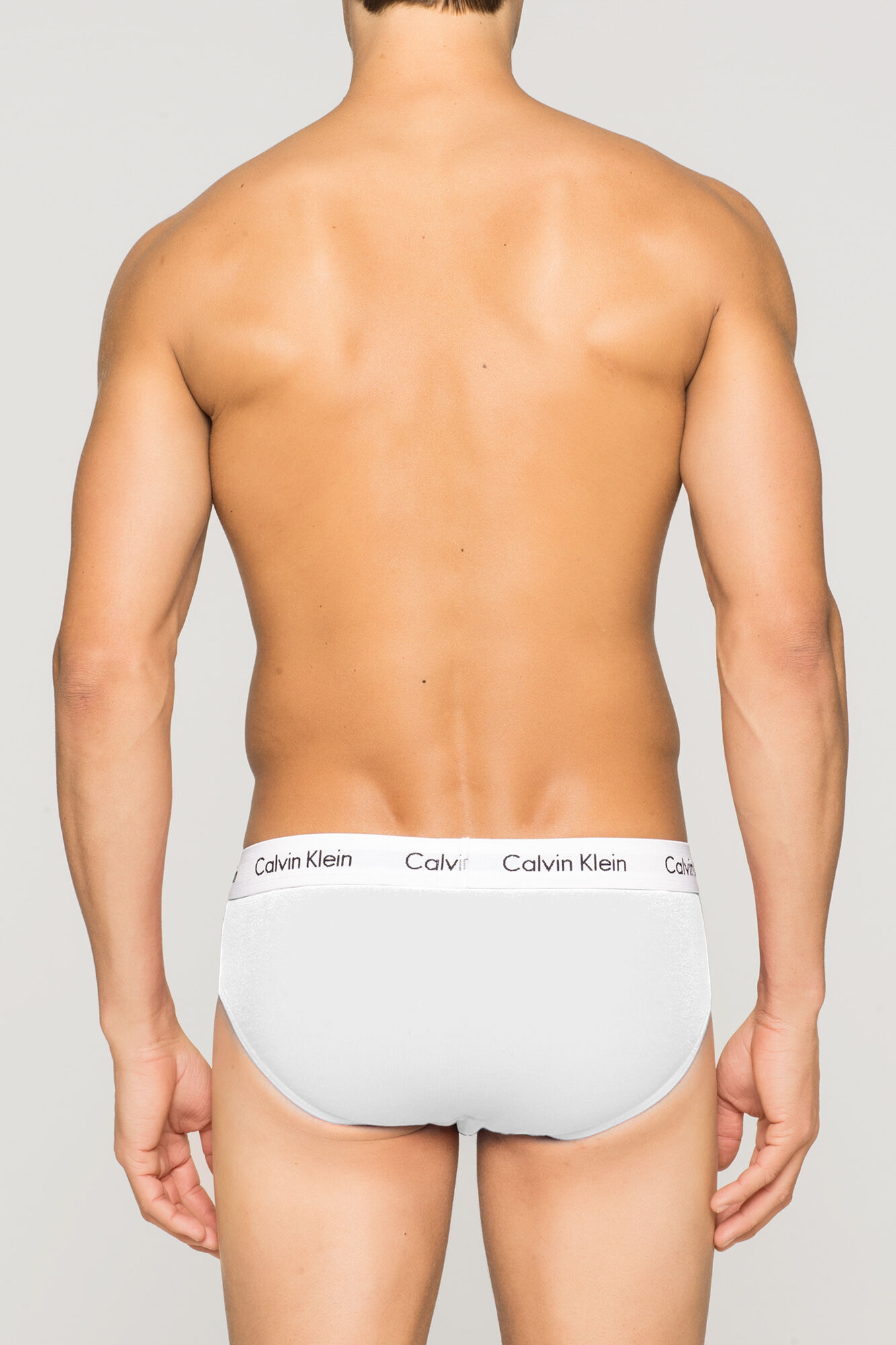 Cuecas Calvin Klein de algodão, pacote com 3 unidades e cós elástico.