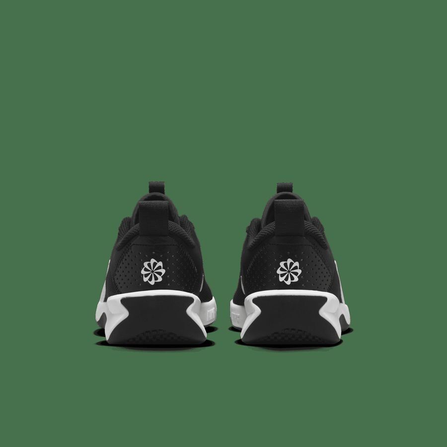 Nike Omni Multi-Court Big Kids' Ind BLACK/WHITE