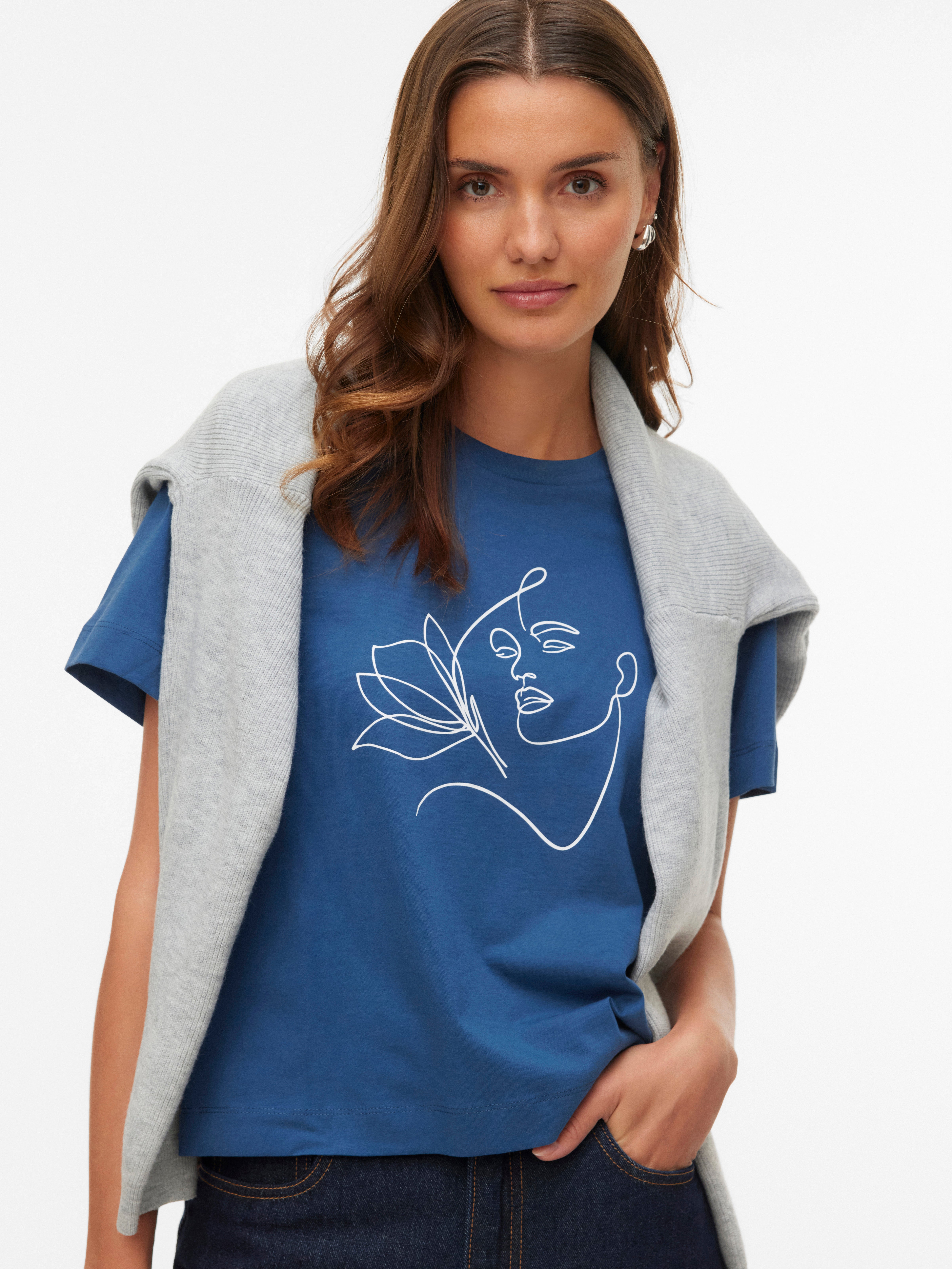 VMTHEA T-shirts