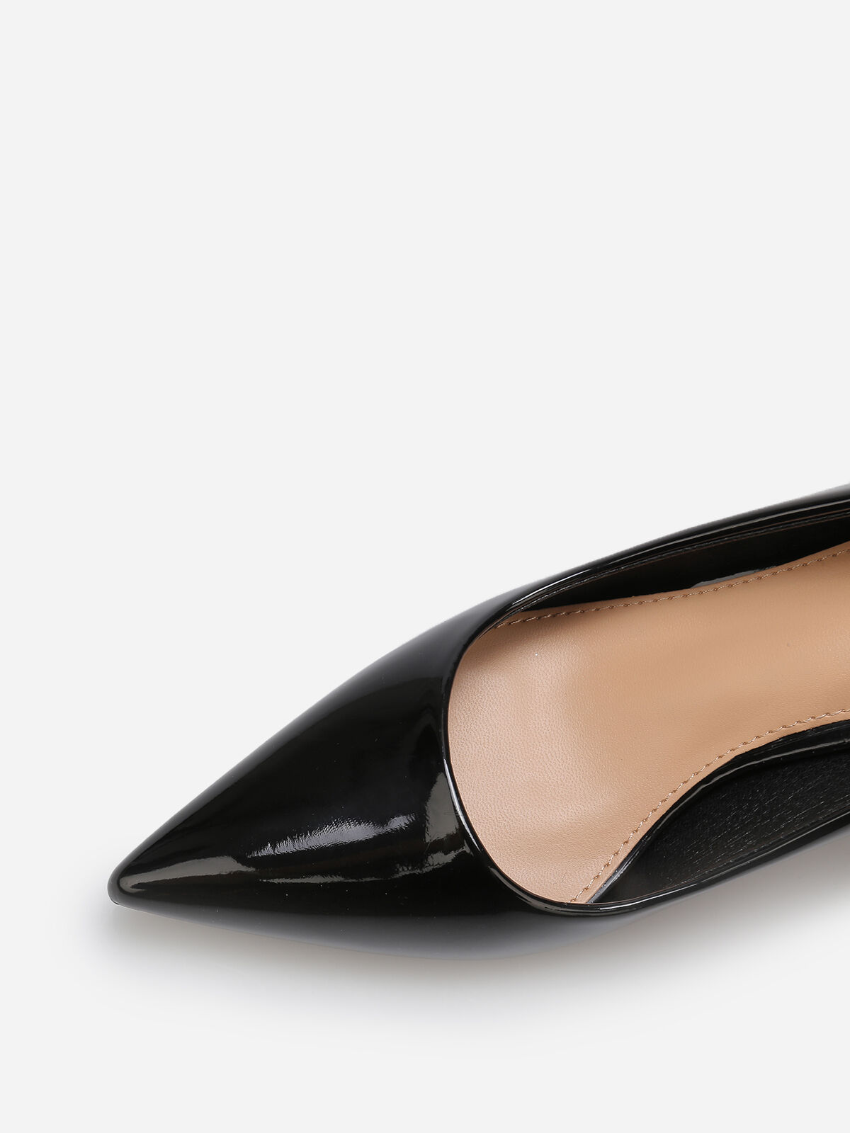 Escarpins pointus à petit talon- Noir