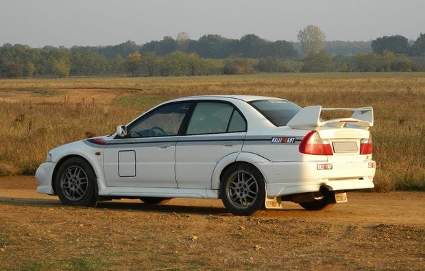 Rallye fahren in der Nähe von Sopron als Geschenk