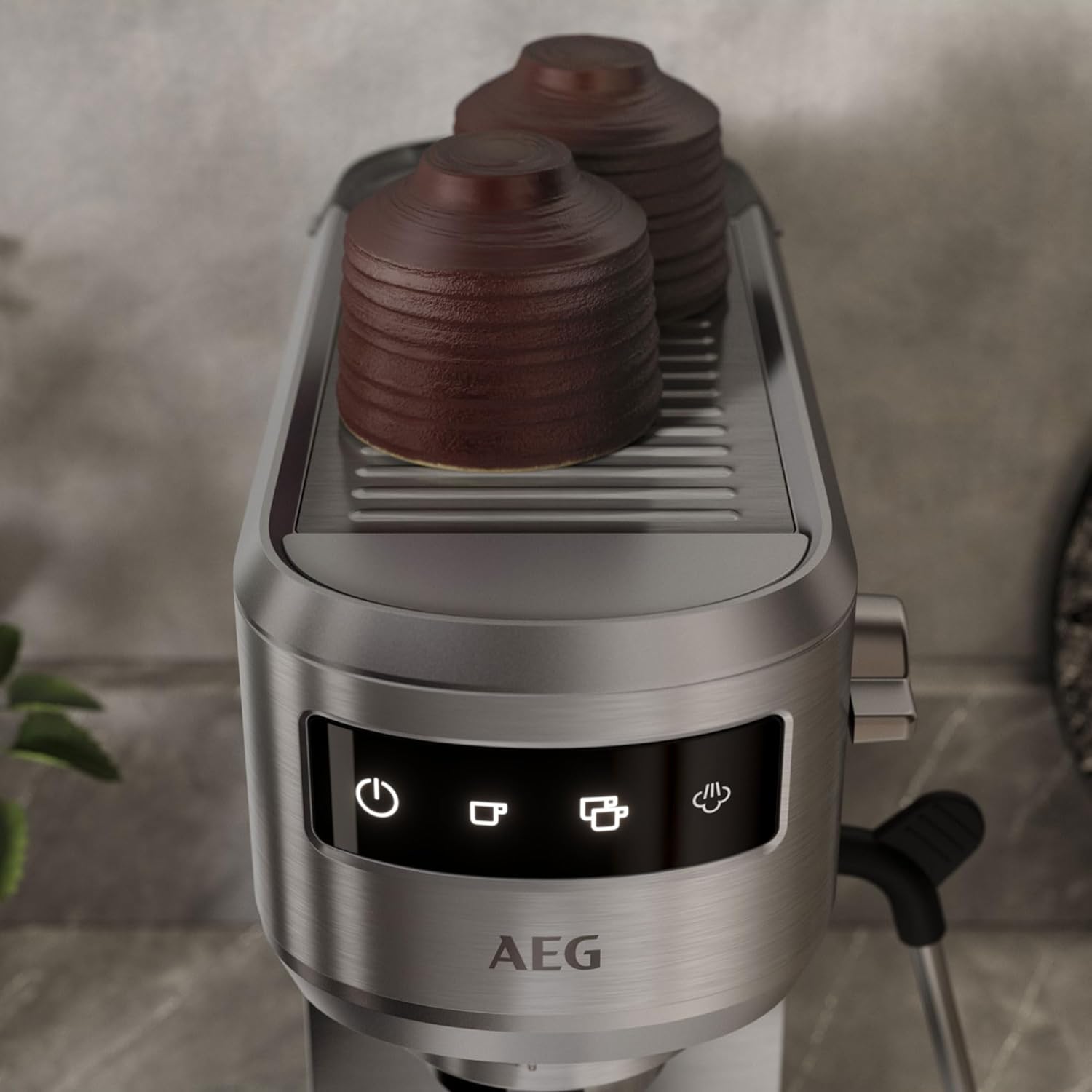 AEG EC6-1-6ST Espresso Siebträgermaschine/schmales Design/Thermoblock Technologie / 15 bar / 3 Einsätze für 1-2 Tassen & ESE Pads/Touch Bedienfeld/Milchschaumdüse / 1 l Wassertank/Edelstahl