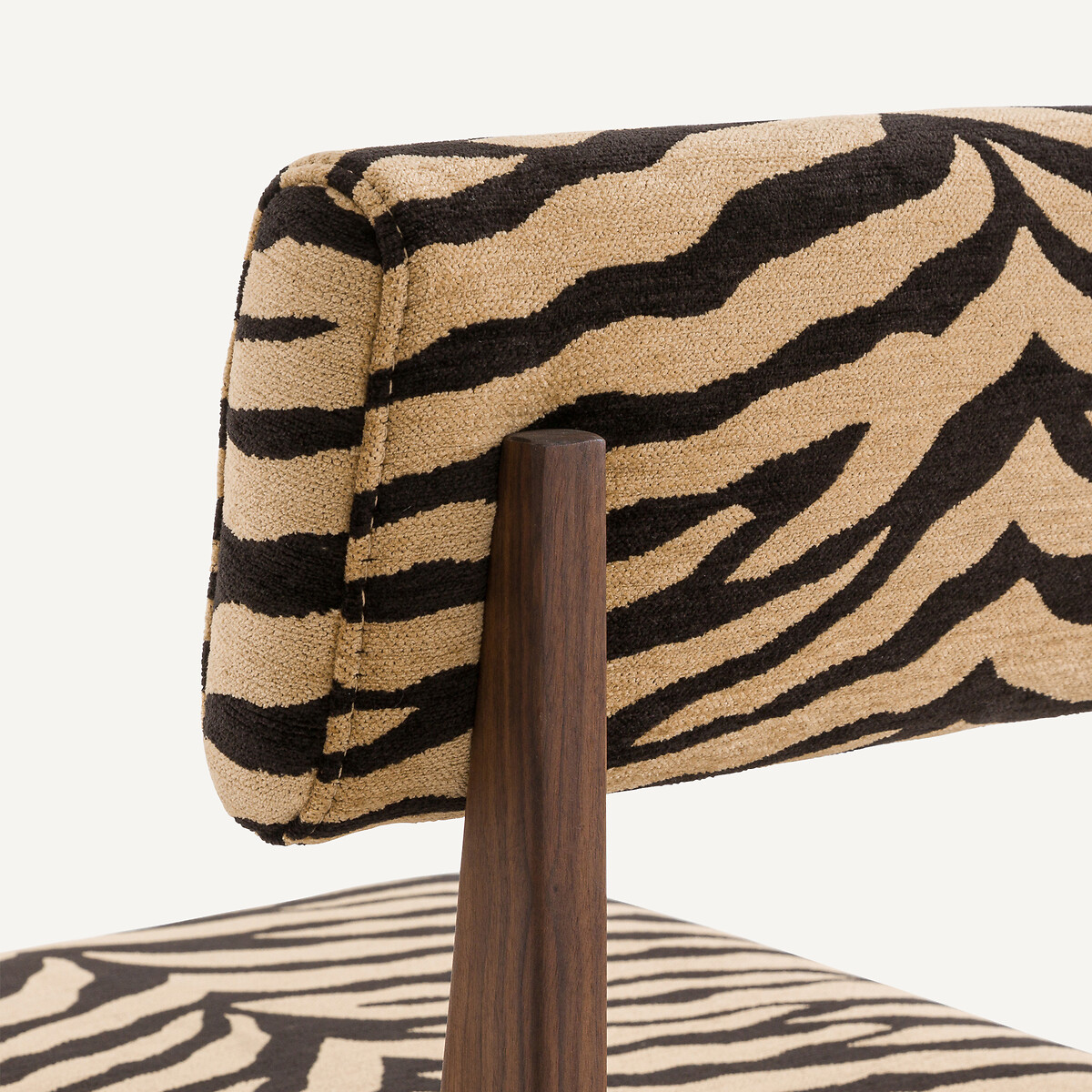 AM.PM<br>Cadeira em nogueira, tecido jacquard, Izag