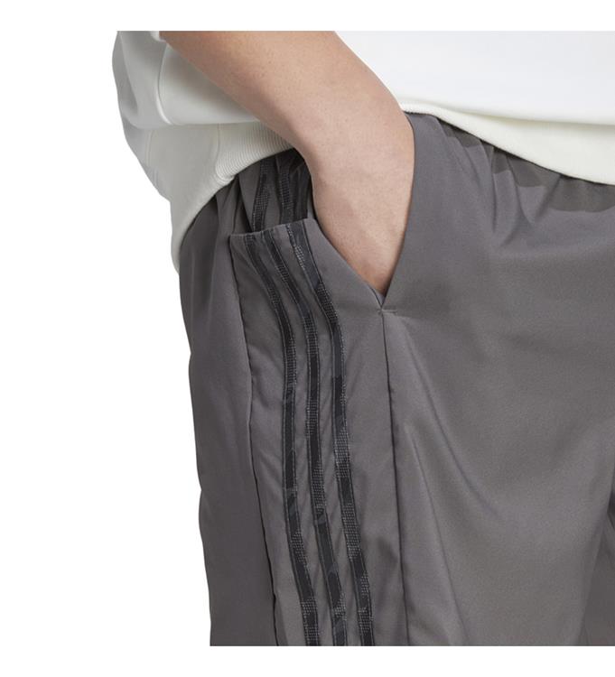 adidas Men Essentials Chelsea Short