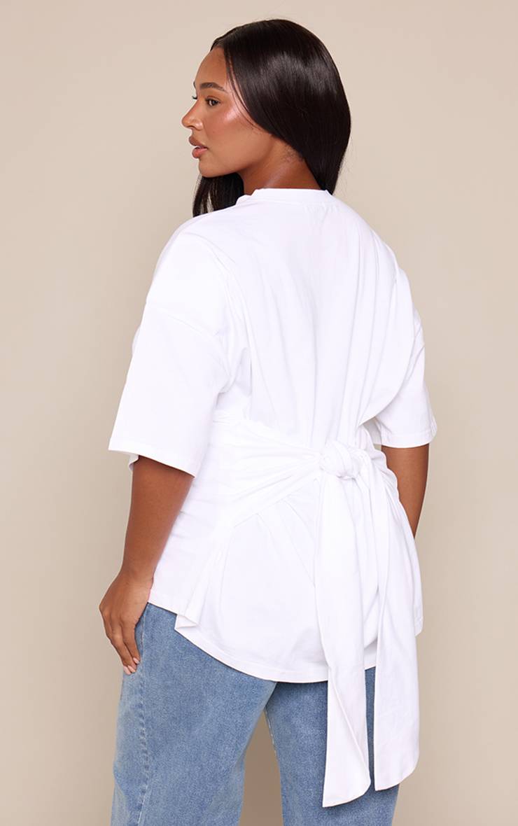 Rouge T-shirt Oversize Blanc Avec Détail Noué Et Épaulettes Structurées