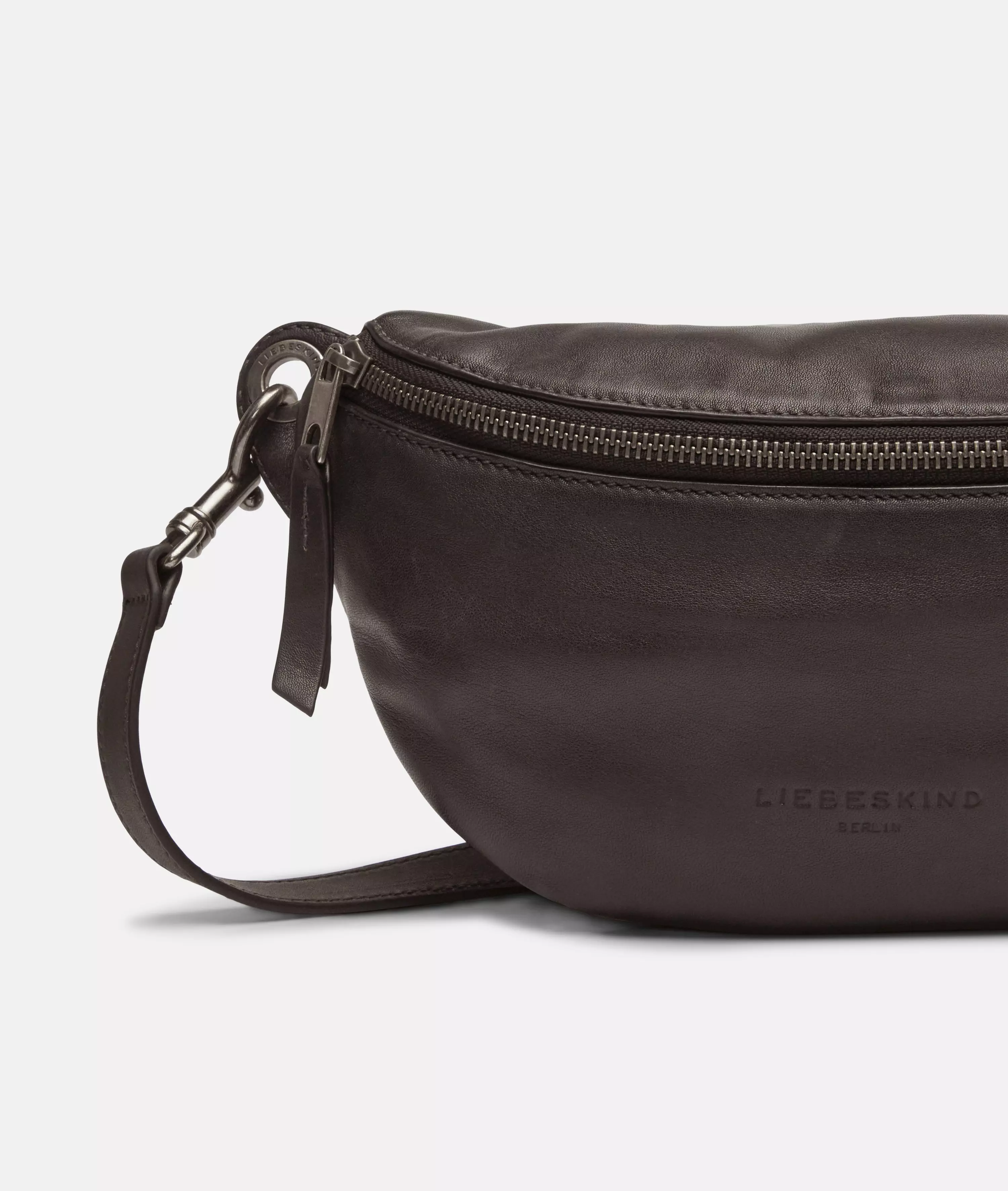 Tavia shoulder bag M Spacious belt bag made from sheepskin