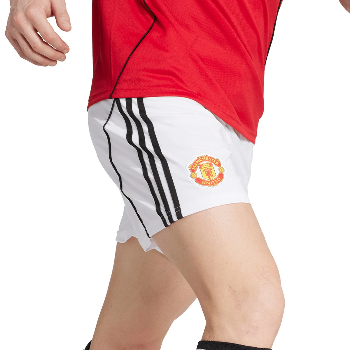 Calções adidas Manchester United Primeiro Equipamento 2025-2026