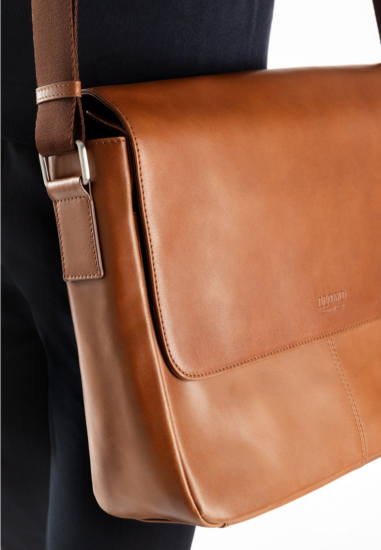 MESSENGER BAG Braun