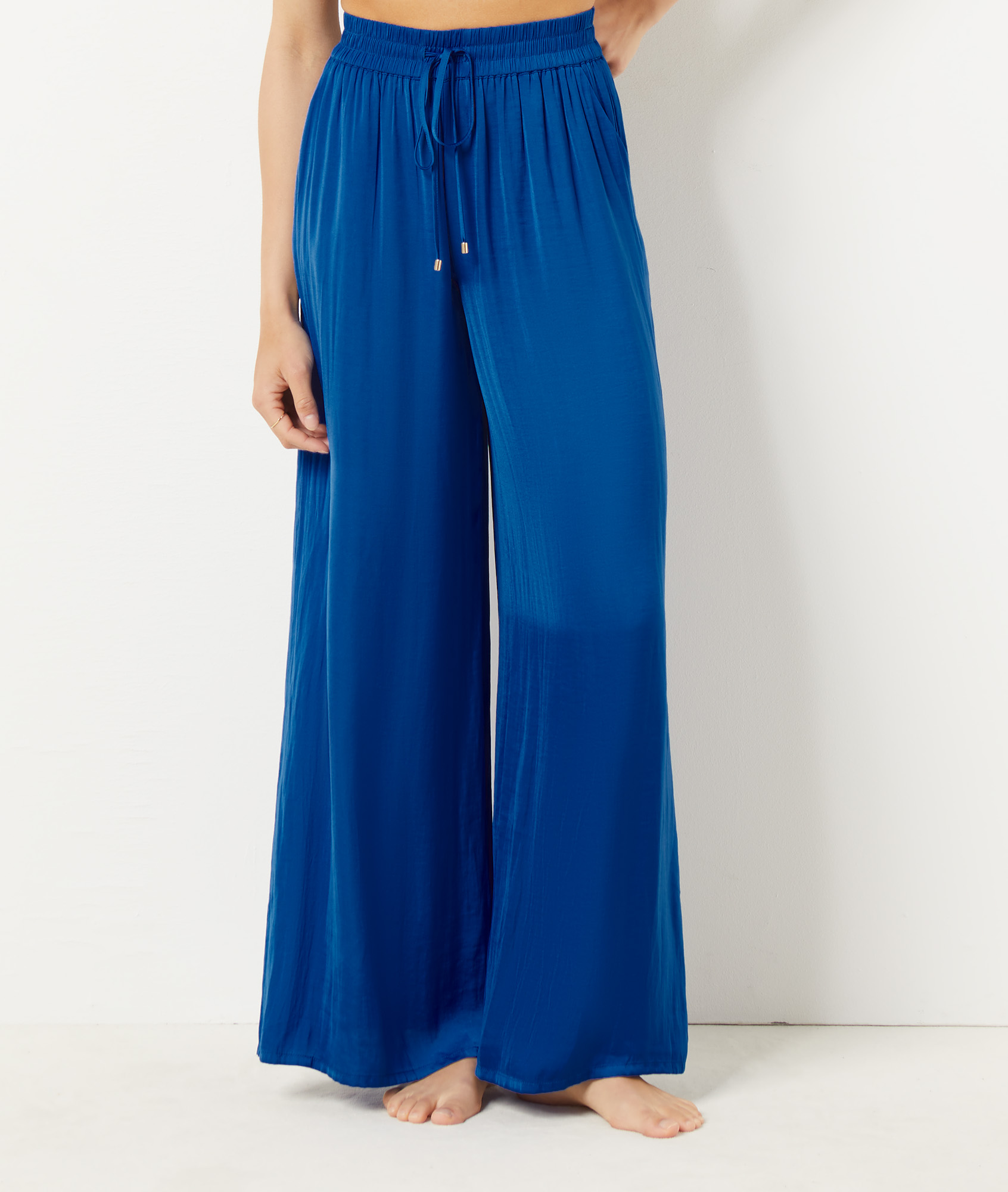 Pantalon de pyjama satiné coupe évasée