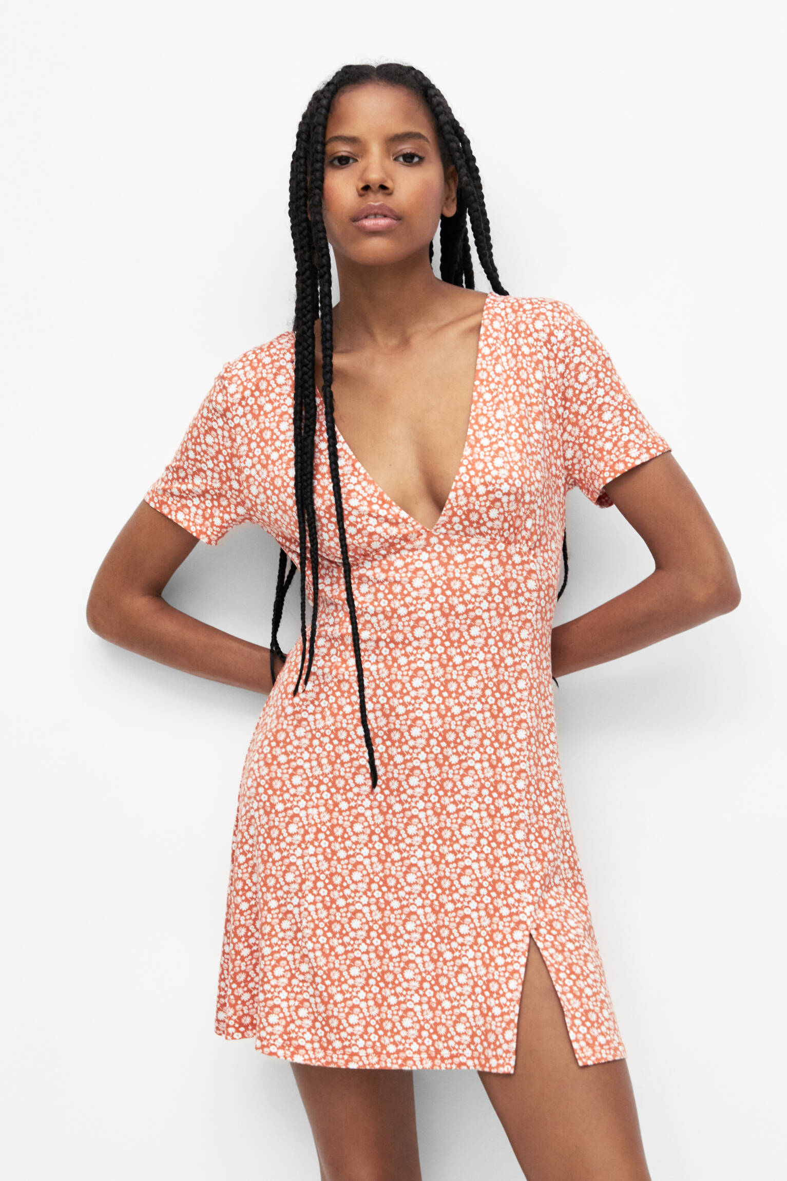VESTIDO CURTO FLORAL - AZULEJO