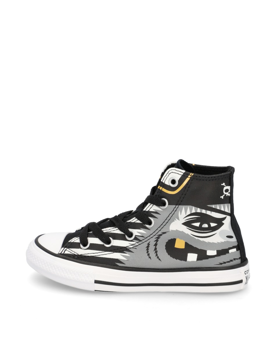CHUCK TAYLOR ALL STAR PIRATE PRINT