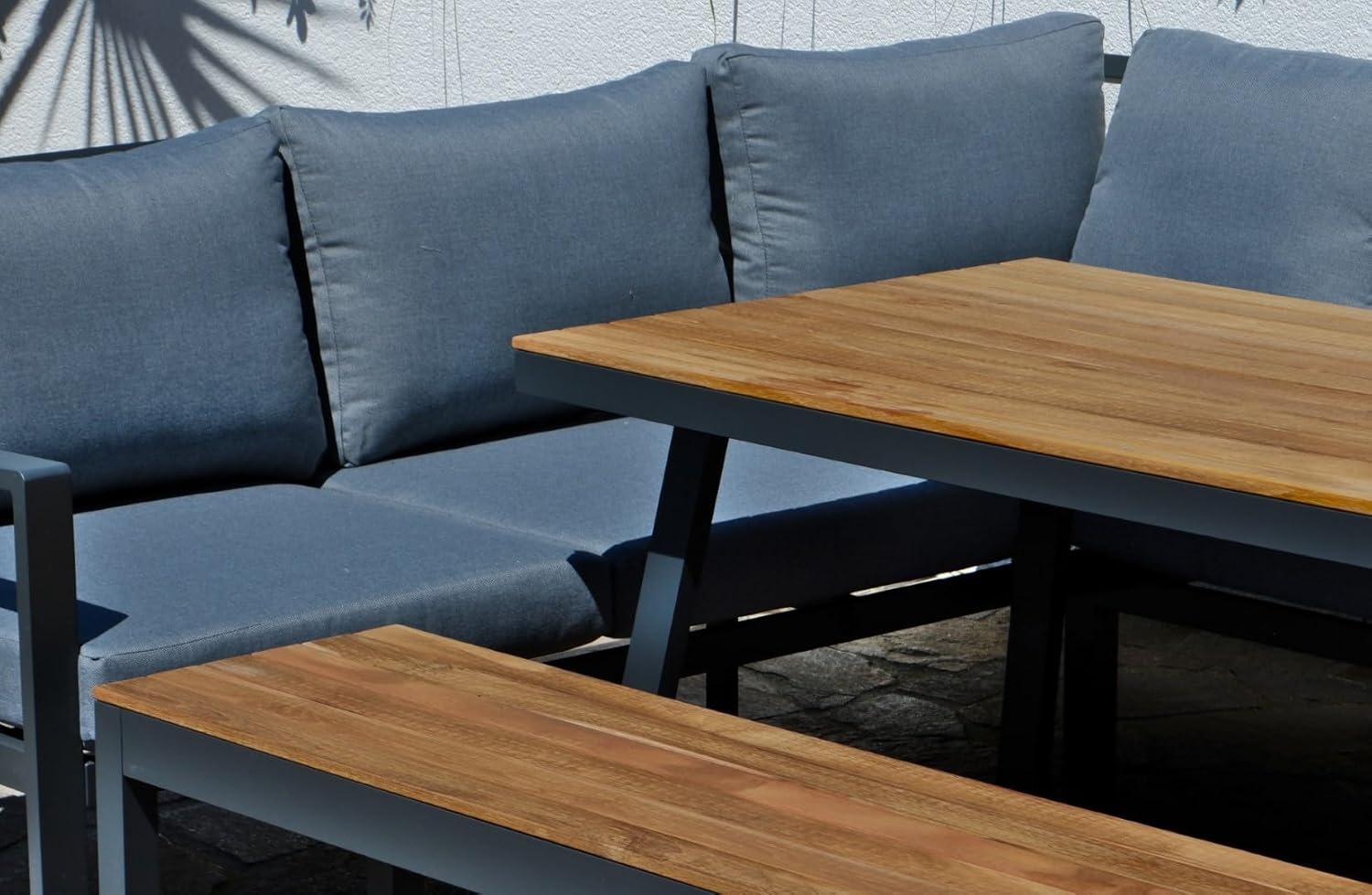 ALEOS. Gartenlounge Lounge Set aus Aluminium und echt Teakholz inklusive Bank Loungeecke Loungegarnitur Sitzgruppe Sofagarnitur Esstischlounge Brasilia grau anthrazit mit bequemen Kissen