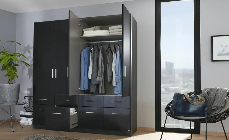 Drehtürenschrank, 4 türigCelle
