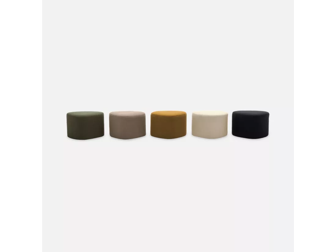 tabouret. pouf en forme de galet en tissu moutarde. TAO L 60 x P 44 x H 40cm