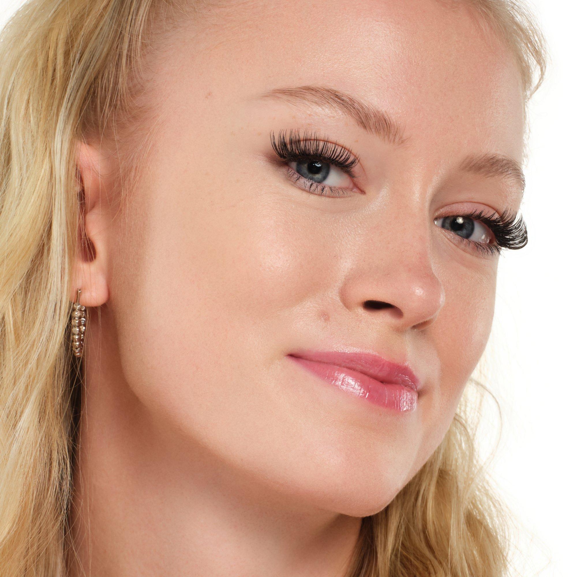 LASHES TO IMPRESS