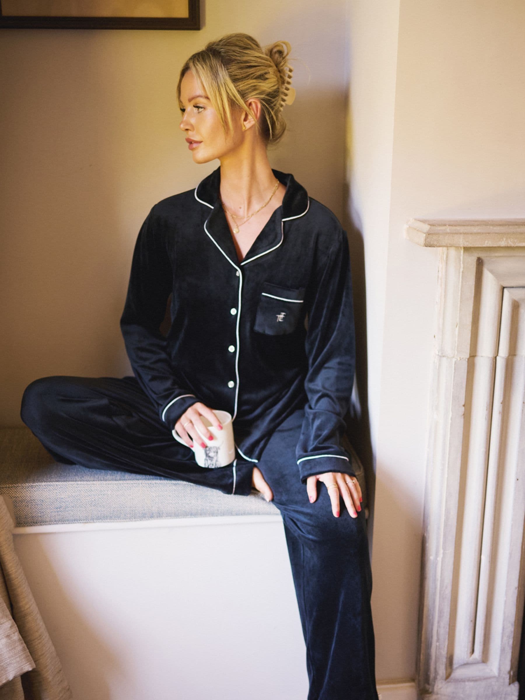 Zwart - The Little Tailor luxe kerstpyjama van zacht aanvoelend velours