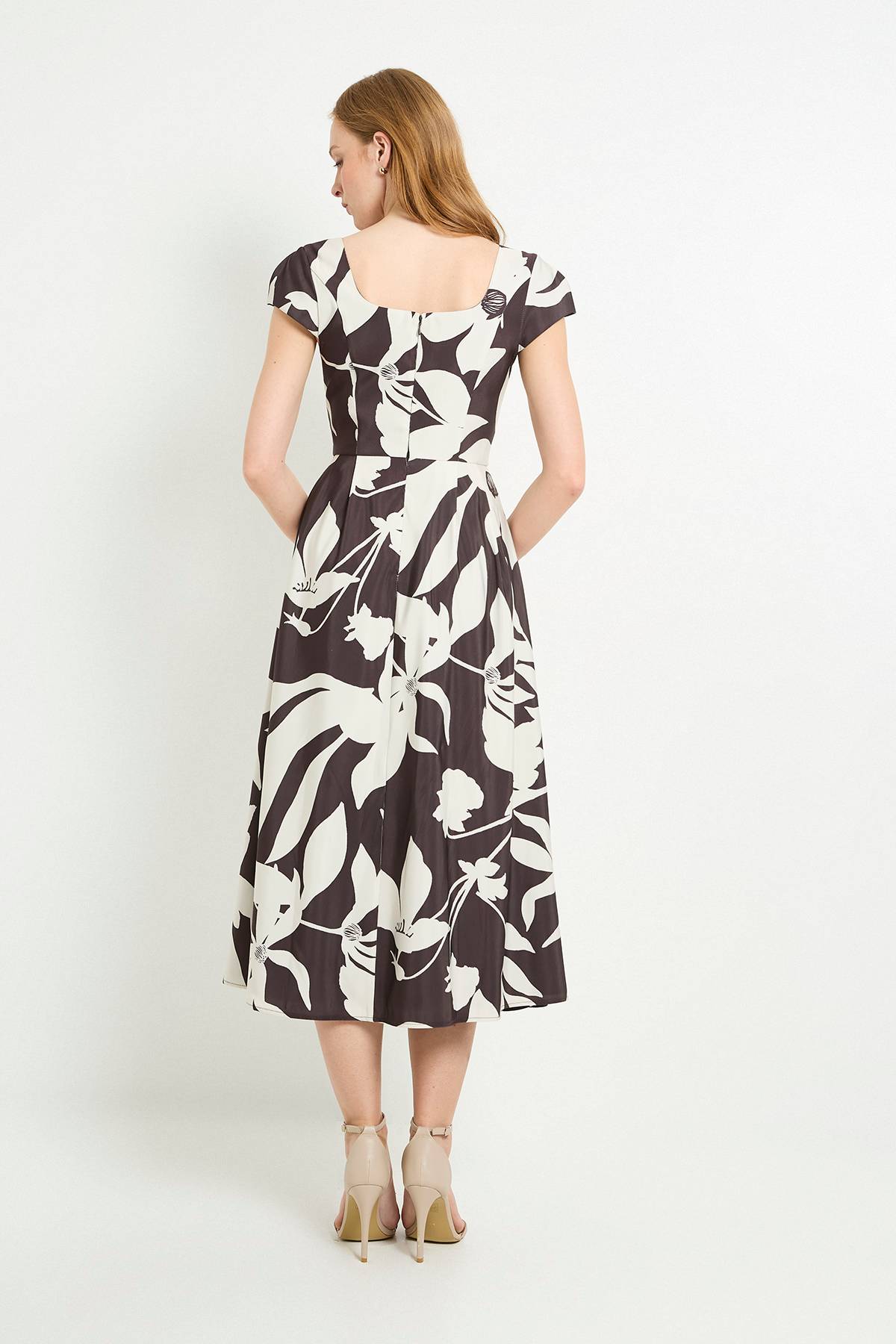 Wallis Robe Midi Évasée À Motif Floral En Ottoman