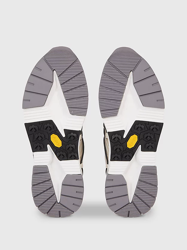 Tênis robusto Vibram®