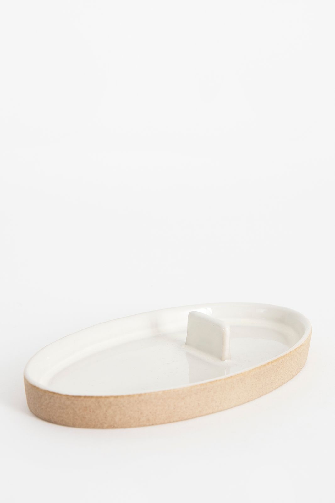 WItte keramieken wierookhouder