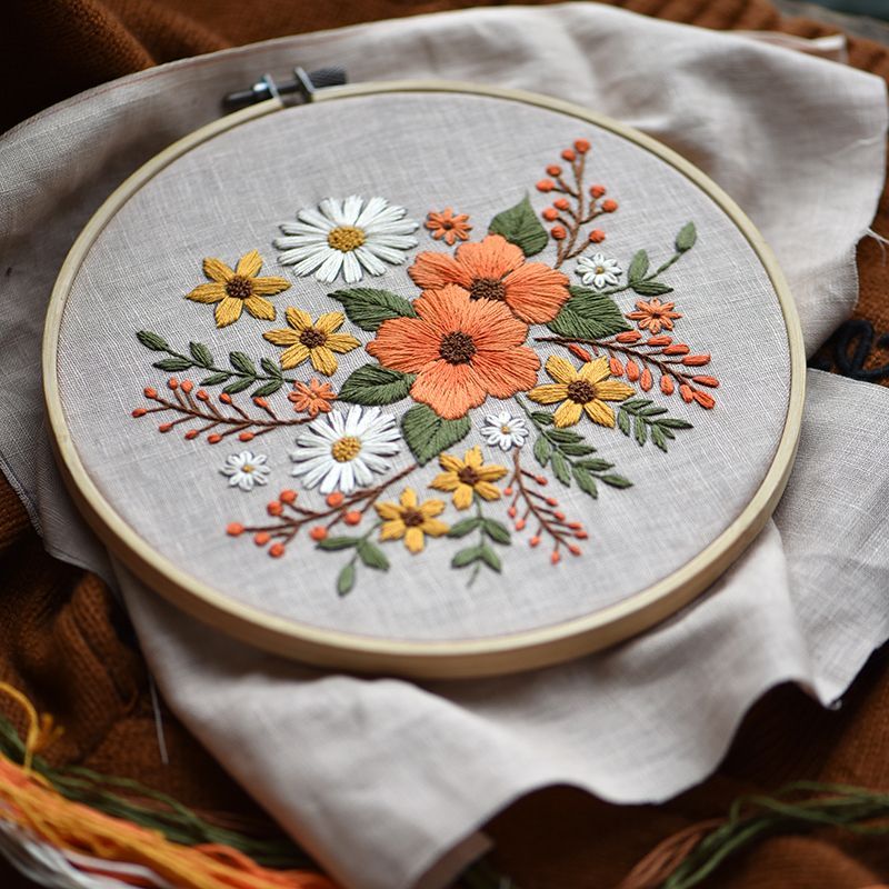 Embroidery Kingdom - DIY-borduurset met bloemen