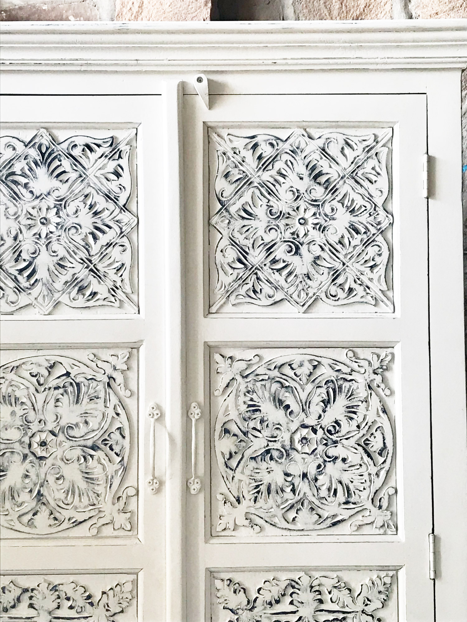 Schrank 'Rajola' mit 2 Türen, antik-weiß, H 167 cm, B 96 cm, T 40 cm von fischer's lagerhaus