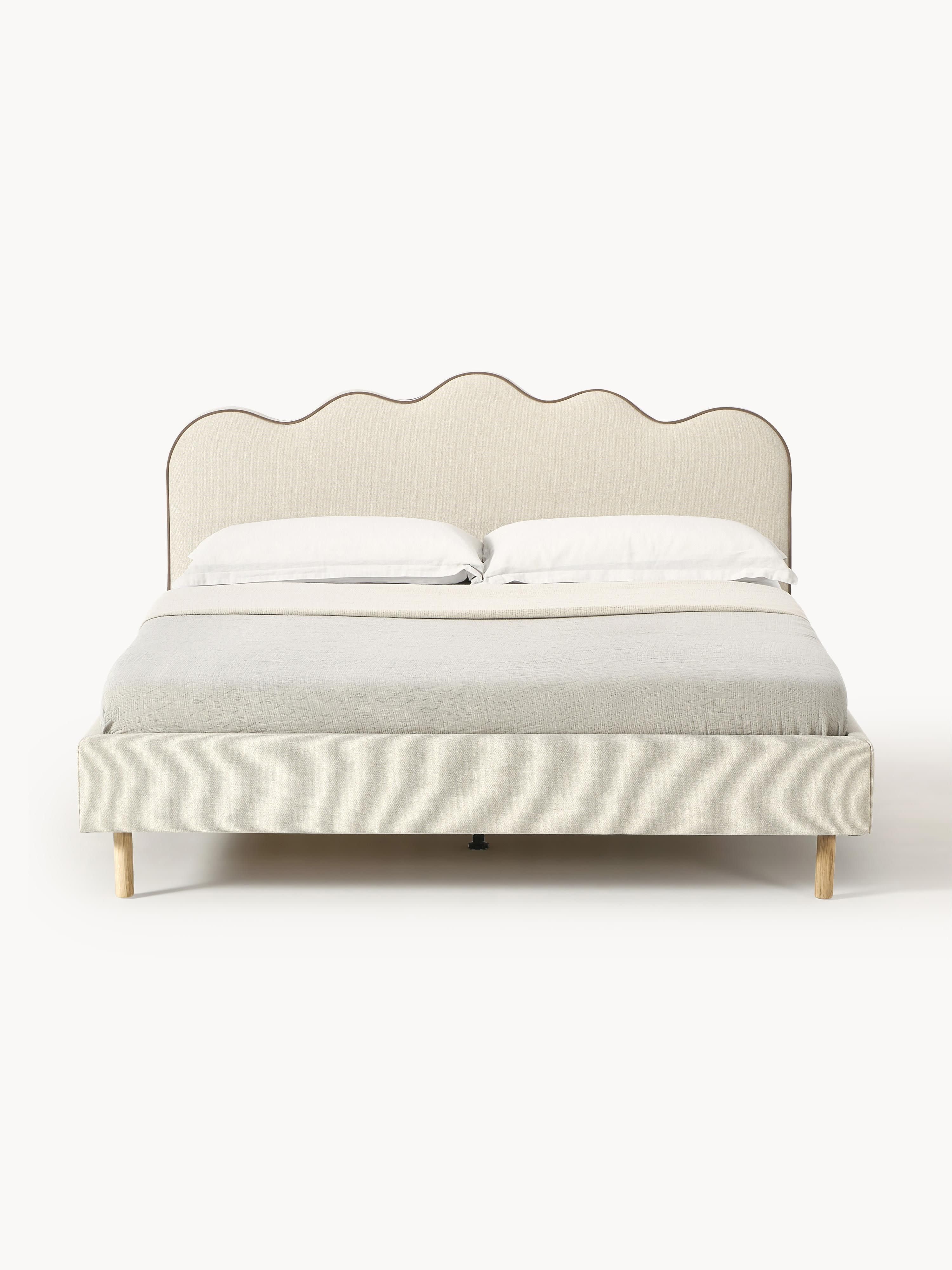 Gestoffeerd bed Romy met golvend hoofdeinde