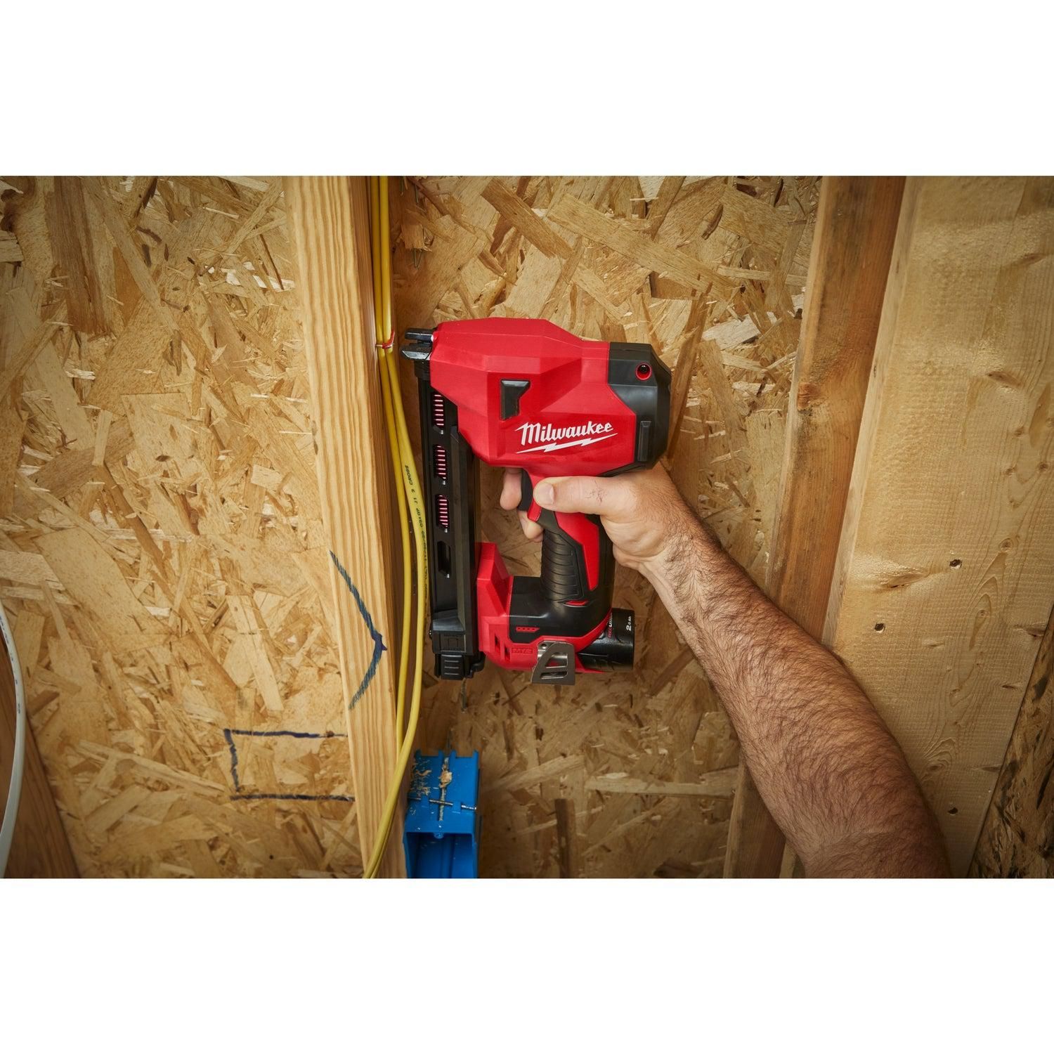 Milwaukee M12 BCST-0 Subcompacte Kabelnietmachine 12V Basic Body - 4933480488