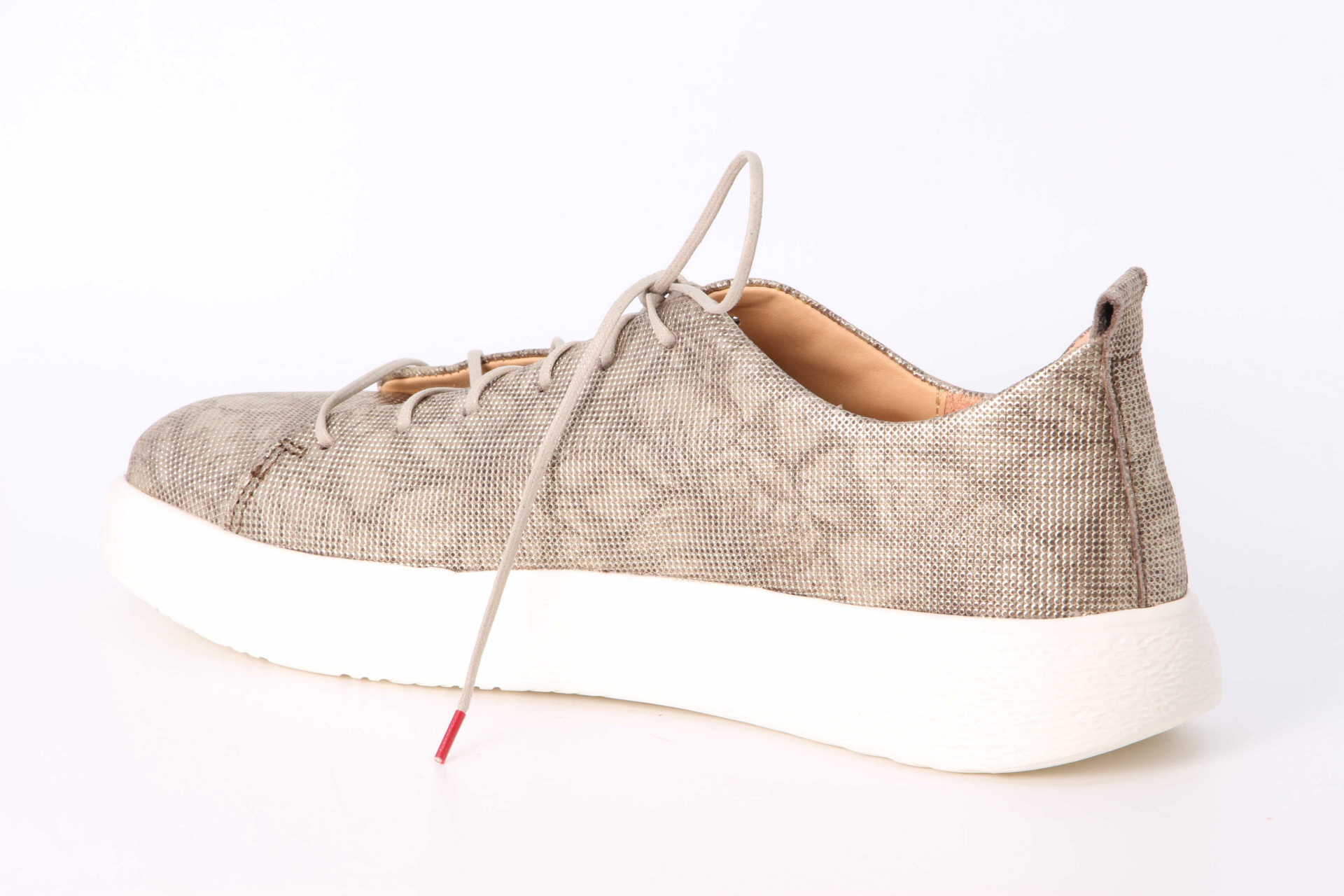 Think Turna light taupe metallic