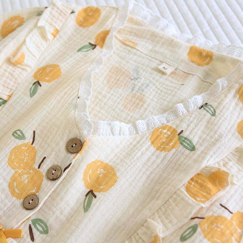 Finlies - Midi-pyjamajurk met korte mouwen, V-hals, print en ruches
