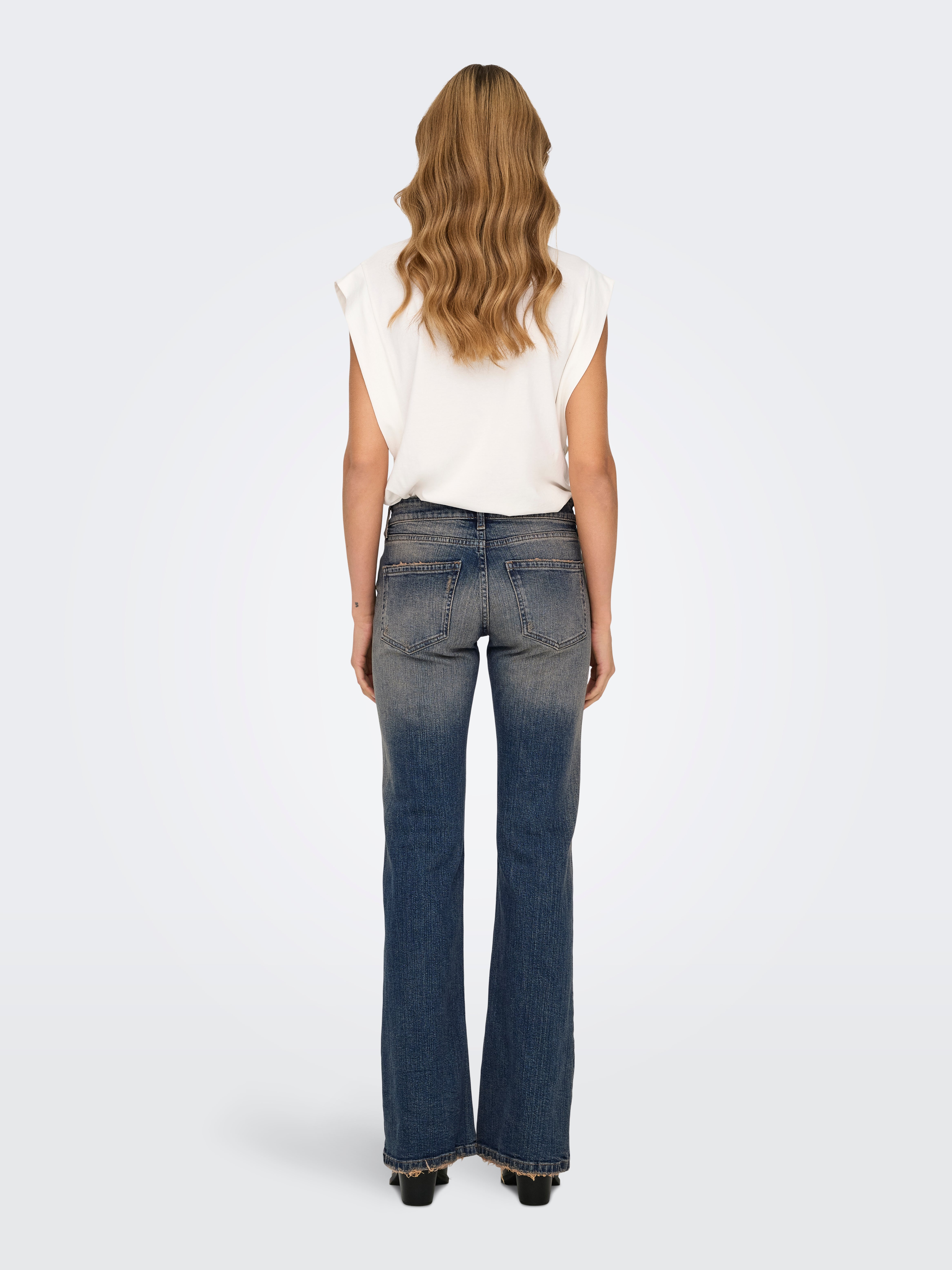 ONLBETHANY Niedrige Taille Ausgestellt Jeans Medium Blue Denim