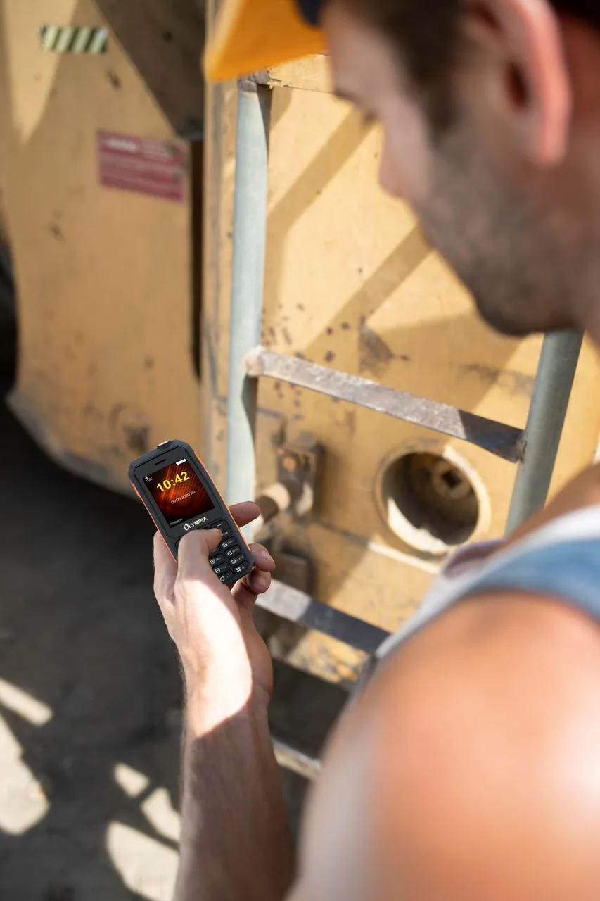 Robustes Outdoor Handy Mobiltelefon IP 67 Wasserfest StossfestModell Active