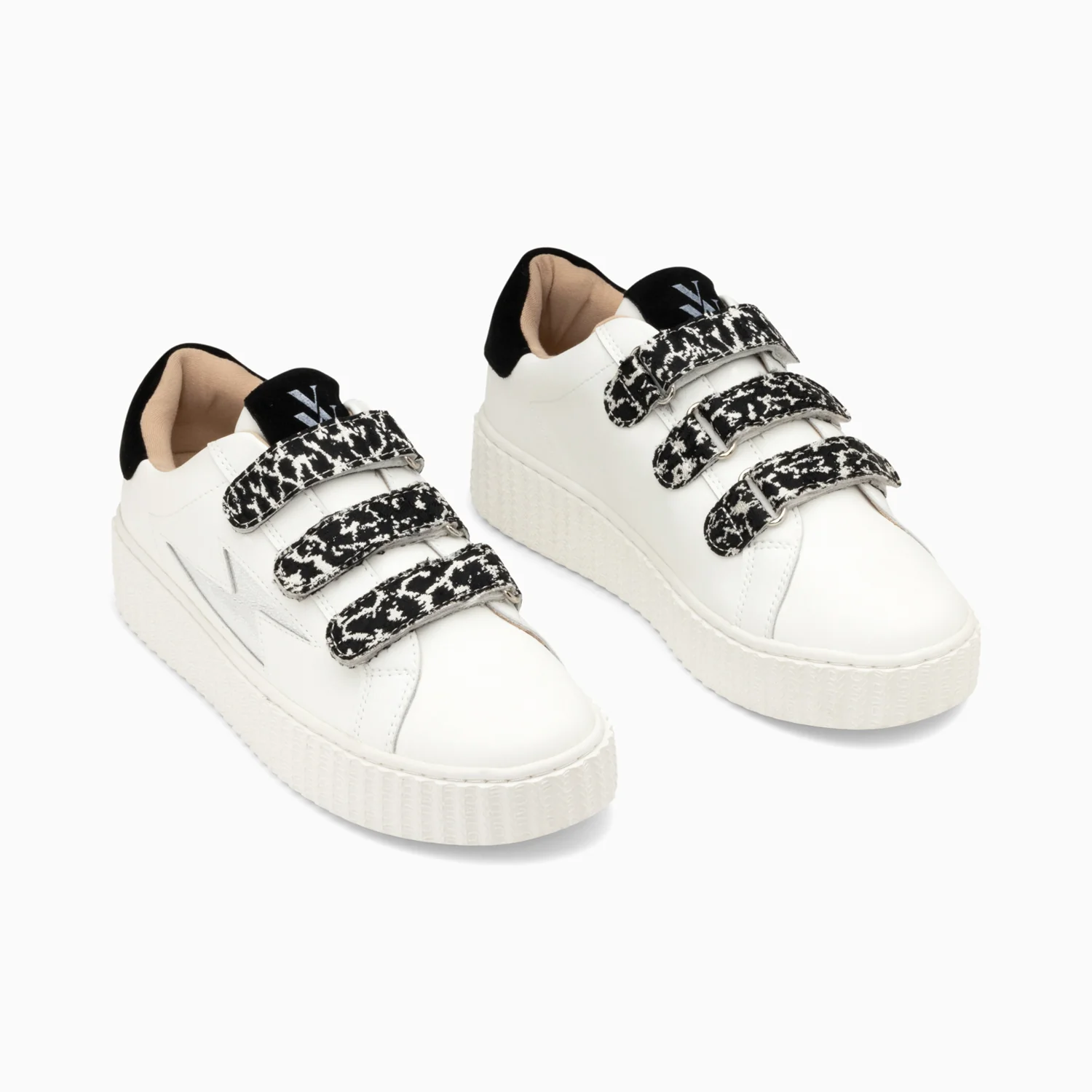 Sneakers-Baskets éclair Lyanna blanc et argent à scratchs léopard noirs