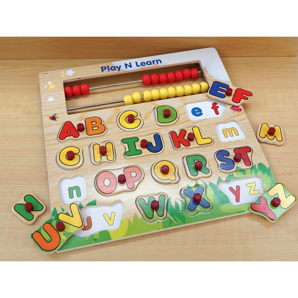 Spielendes Alphabet-Holzpuzzle mit Abakus