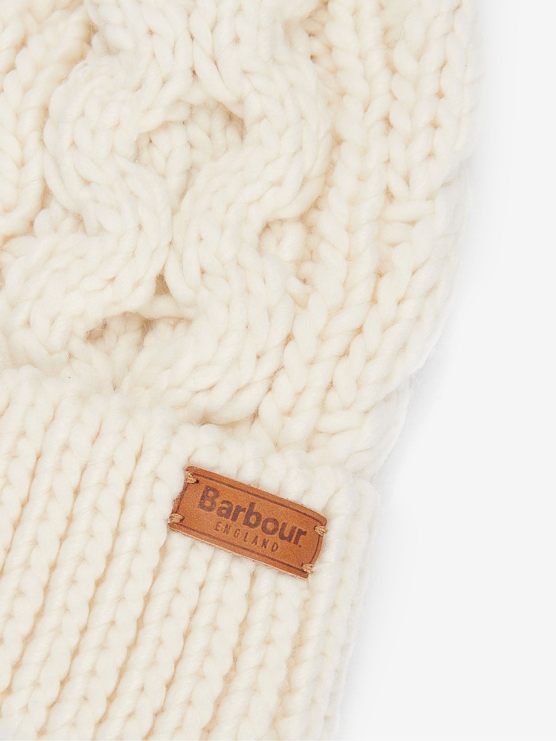 Crème Penshaw - Barbour® Penshaw Beanie-muts met pompon