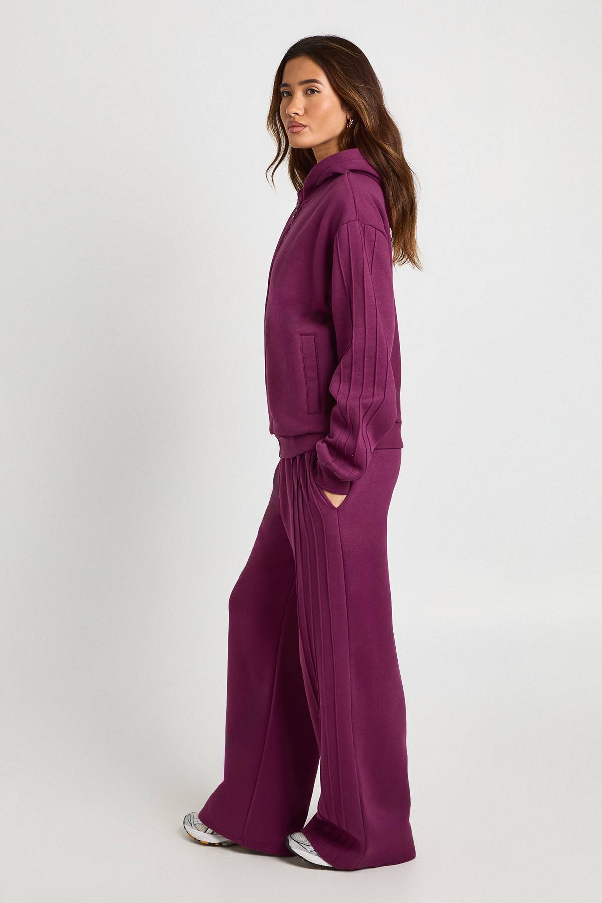boohoo Survêtement à Casynthétiqueche Jambes Larges avec Détail Plis Latéraux