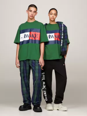 Camiseta Tommy x Awake NY com slogan nas costas