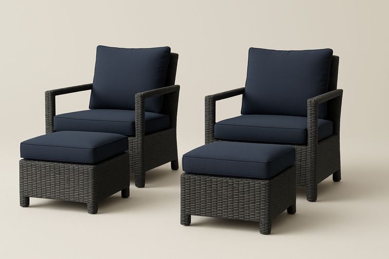 Gartenstuhl Set aus PE-Rattan mit Dunkelblauem Kissenbezug