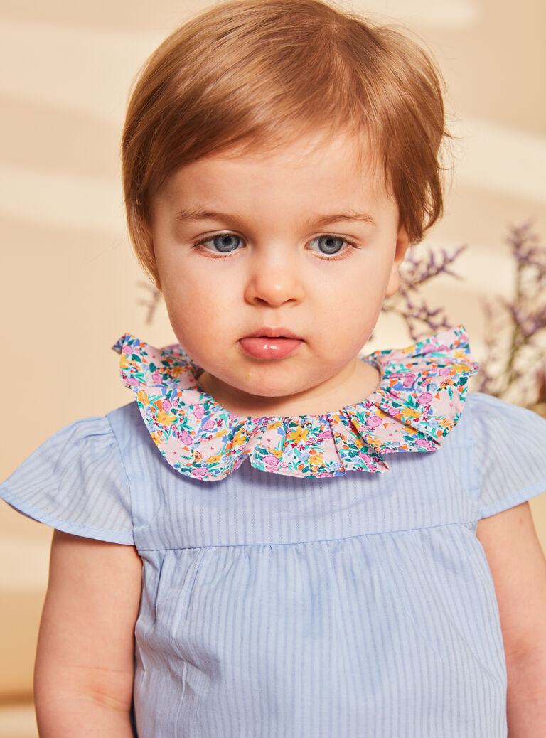 Blouse et bloomer ciel à imprimé fleuri et à rayures