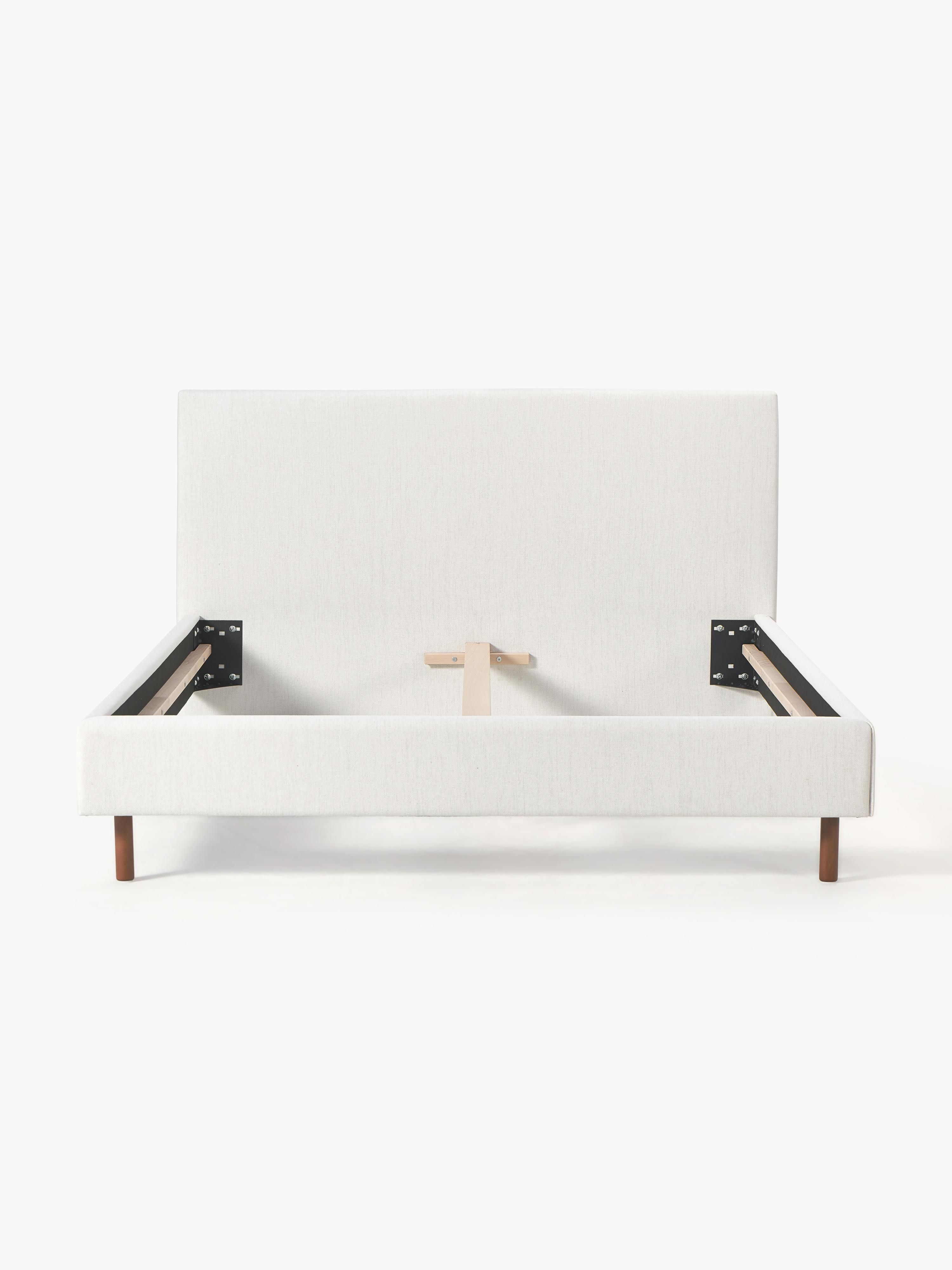 Gestoffeerd bed Giulia met houten poten