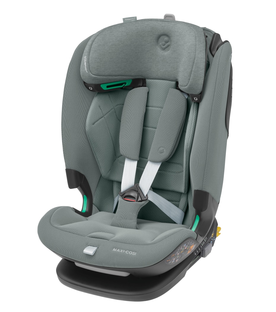 Titan Pro i-Size 15 M - 12 Y  76 - 150 cm  9 - 36 kg    G-CELL-Seitenaufprallschutz |    Easy-in-Gurtsystem |    ClimaFlow Temperaturregulierung |    AirProtect®-Sicherheitskissen |
