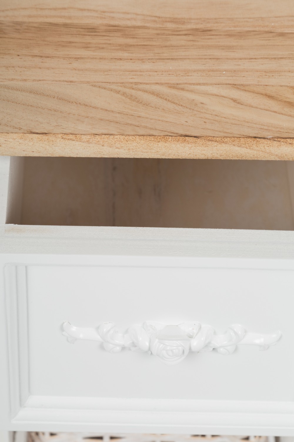 Kommode - weiß - 2 Rattankörbe - 62 cm hoch
