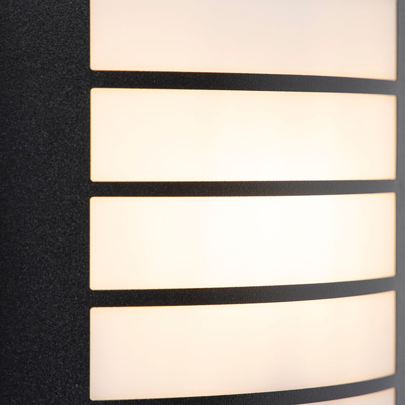Buiten wandlamp zwart IP44 met schemersensor - Miro
