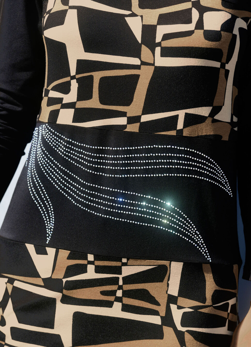 Longshirt mit effektvoller Strasszier