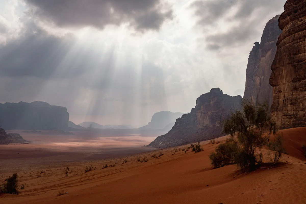 UC_Koffietafelboek Voyages - Sidetracked Beyond