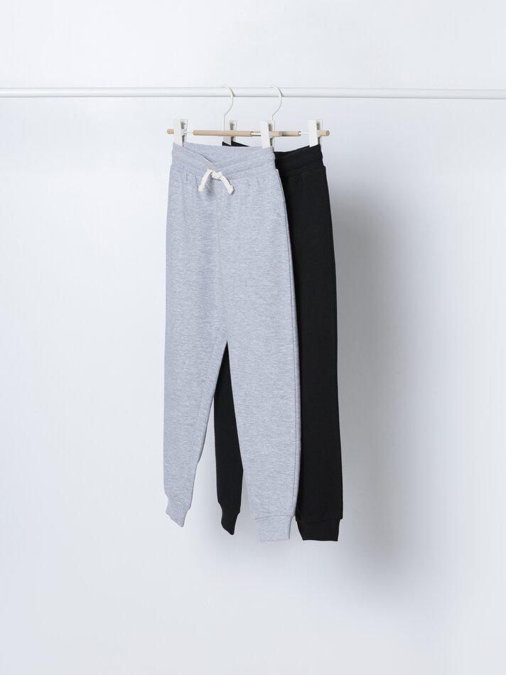 Conjunto com 2 calças de moletom básicas - pretas