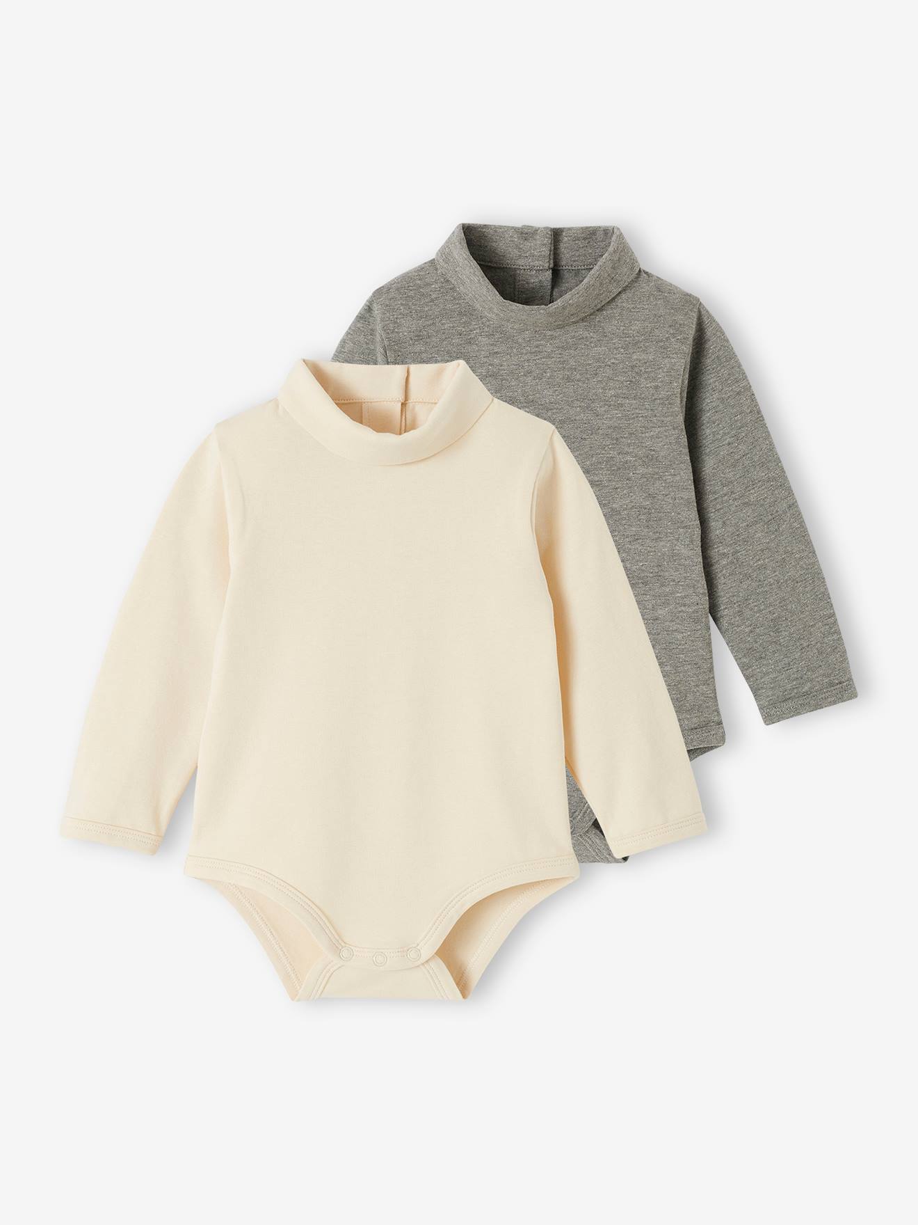 Conjunto com 2 bodies de bebê com gola alta, cor natural.