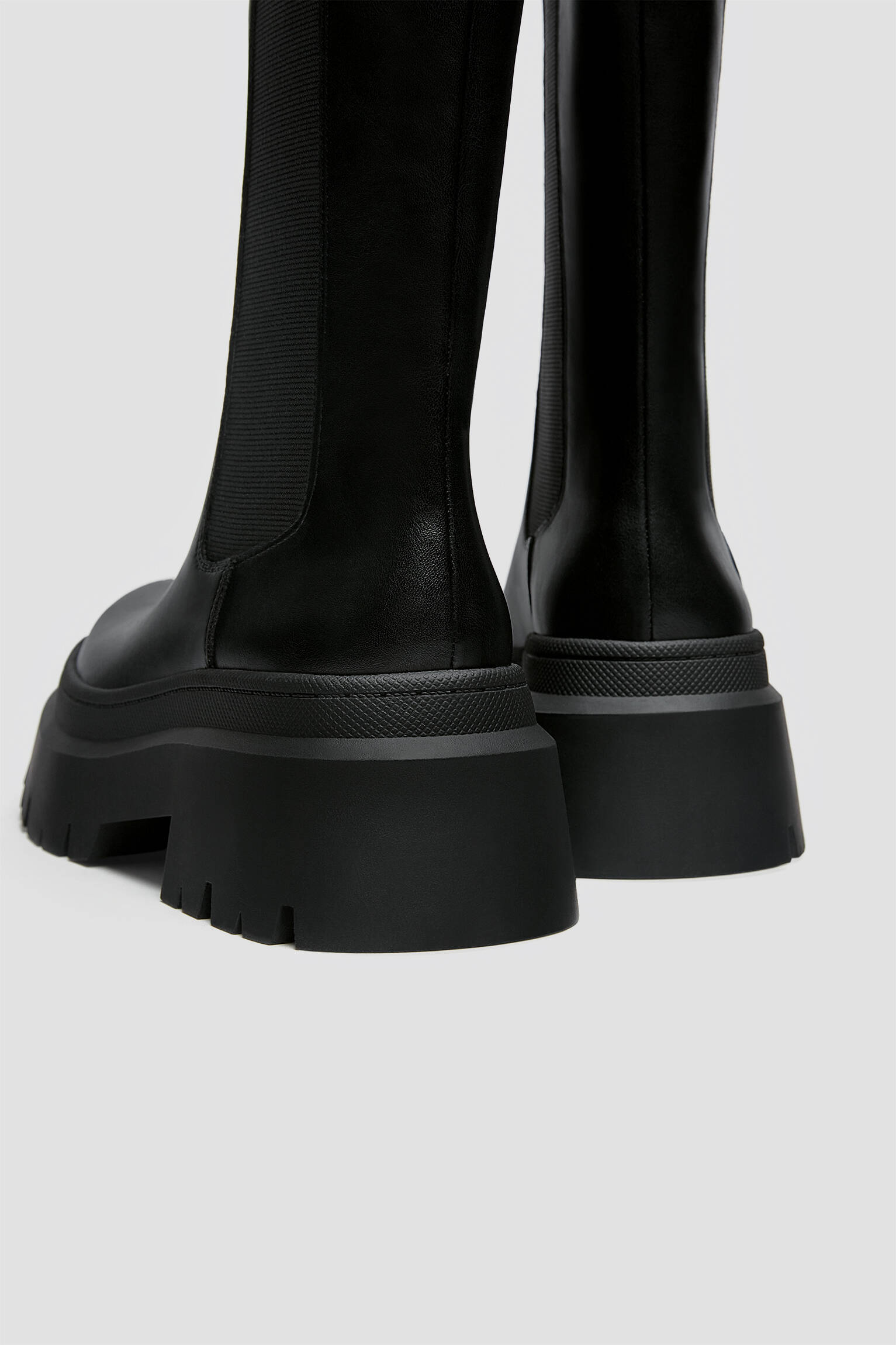 BOTA ELÁSTICA PLANA - PRETA